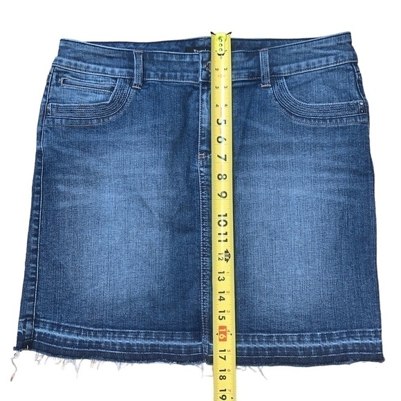WHBM Jean Skirt distressed with Embroidered Pockets 8 - Picture 12 of 13